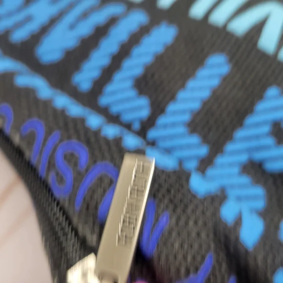 Robin Ruth Nashville Stylish Blue and Black Tote Bag - Picture 4 of 5